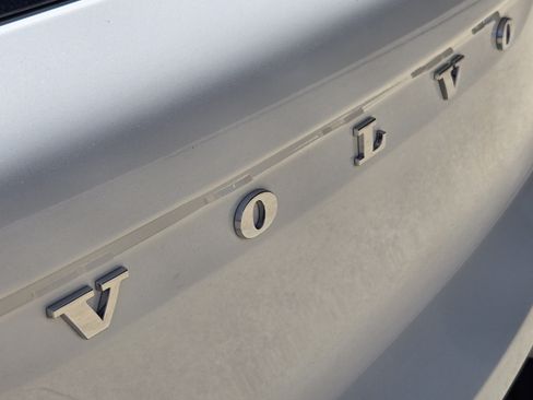 Used 2022 Volvo XC60 B5 Inscription w/ Advanced Package FWD image 39