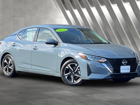 Used 2024 Nissan Sentra SV image 2