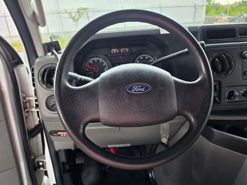 Used 2009 Ford E-350 and Econoline 350 Extended Super Duty RWD image 10