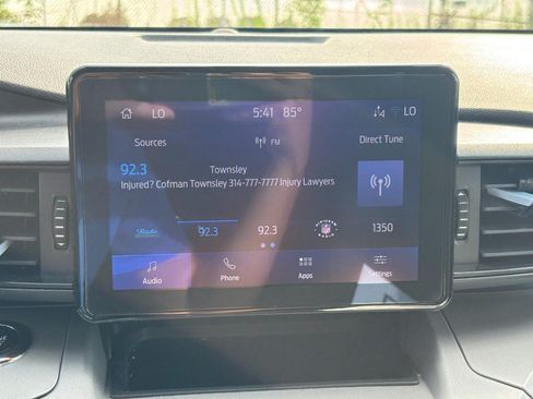 Used 2024 Ford Explorer XLT AWD/4WD image 23