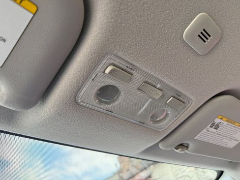 Used 2016 Toyota Prius C Two image 21