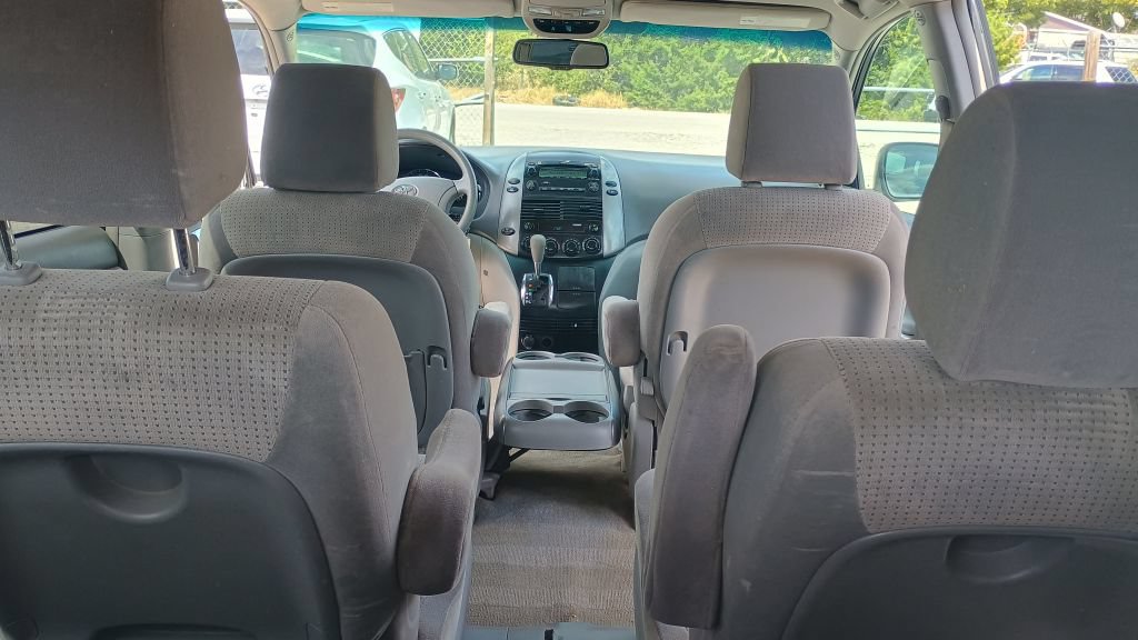 Used 2009 Toyota Sienna CE FWD image 24