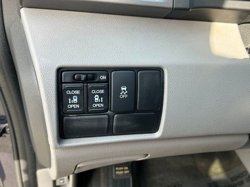 Used 2015 Honda Odyssey EX image 19