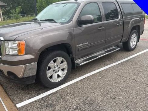 Used 2008 GMC Sierra 1500 SLT w/ SLT Preferred Package AWD/4WD image 1