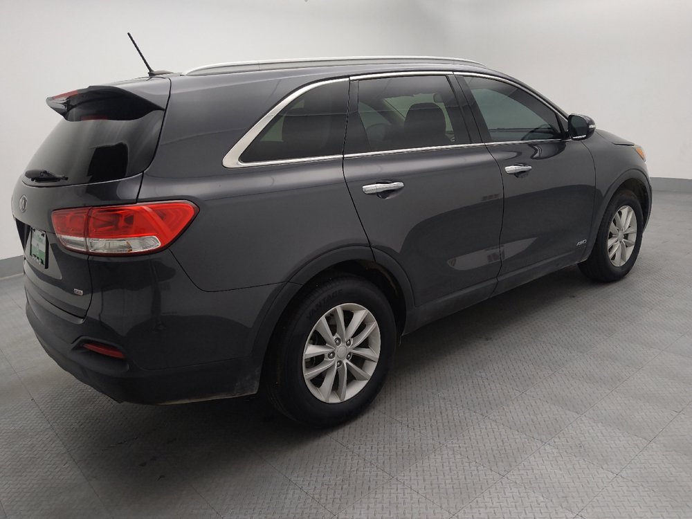 Used 2017 Kia Sorento AWD image 10