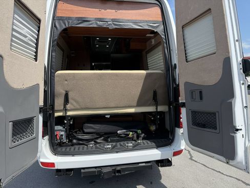 Used 2017 Mercedes-Benz Sprinter 3500 image 9