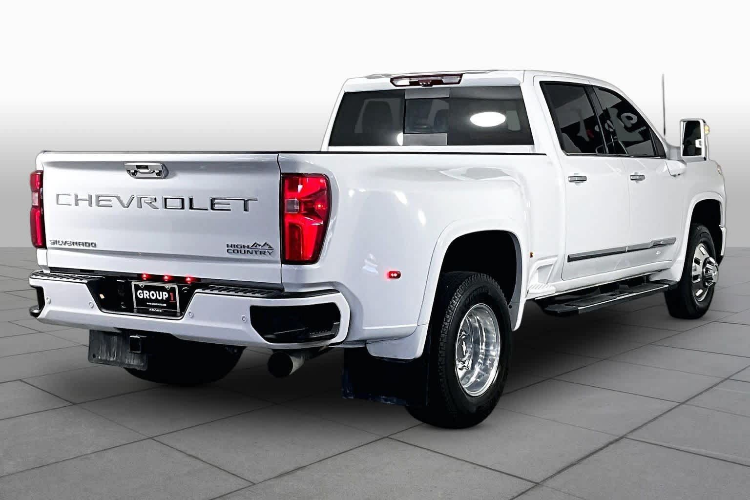 Used 2026 Chevrolet Silverado 3500 High Country w/ High Country Premium Package AWD/4WD image 12