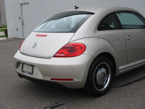 Used 2012 Volkswagen Beetle 2.5 FWD image 43