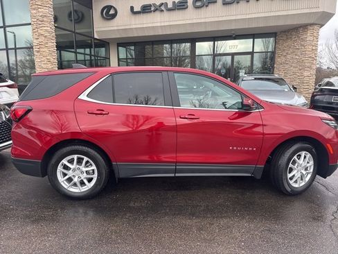 Used 2023 Chevrolet Equinox LT image 2