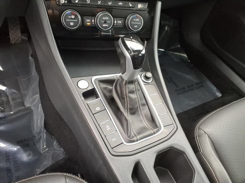 Used 2024 Volkswagen Jetta SE FWD image 11