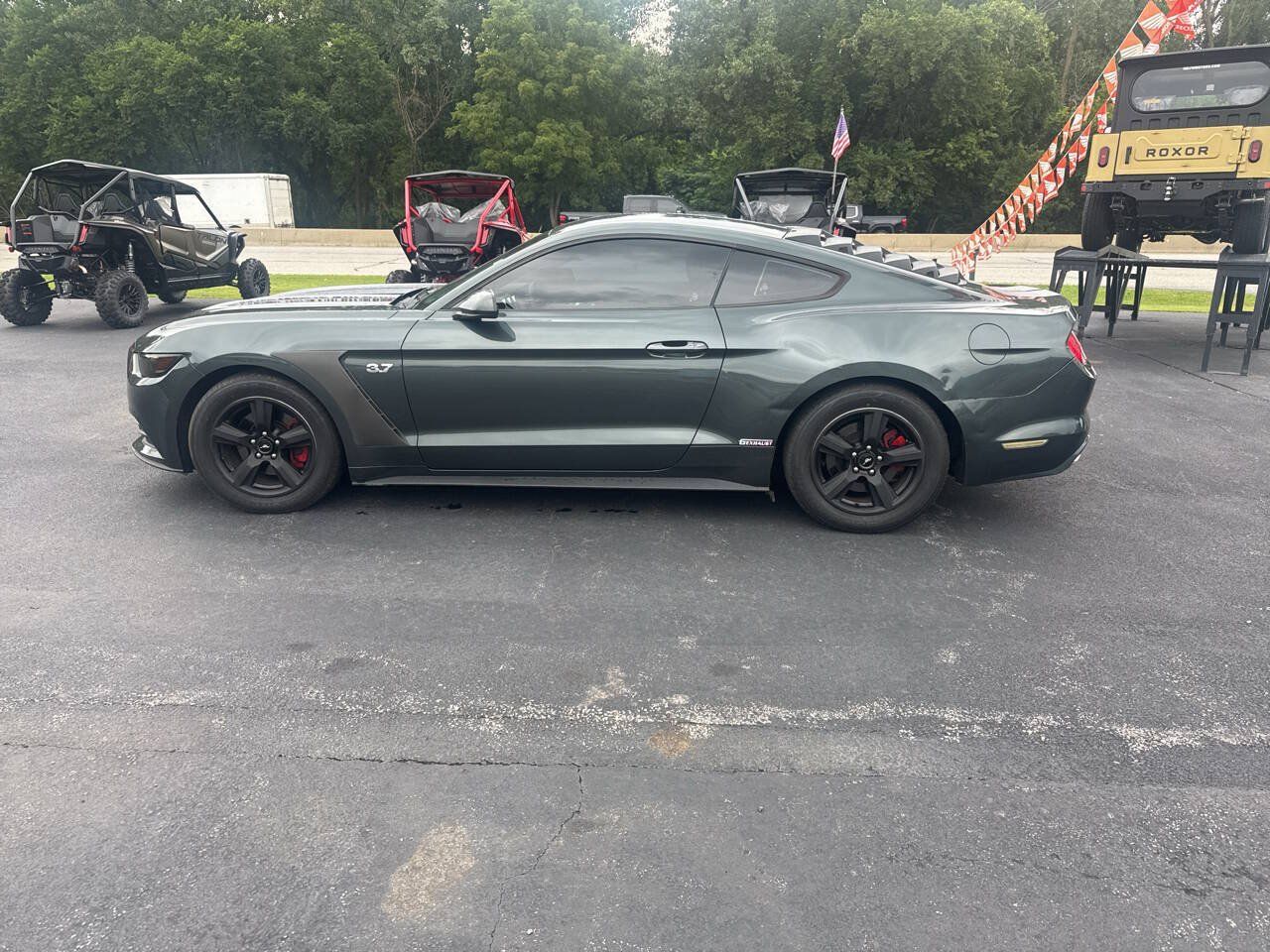 Used 2016 Ford Mustang Coupe RWD image 6