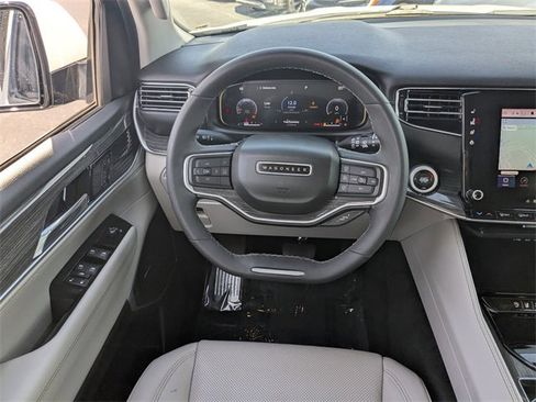 Used 2022 Jeep Wagoneer Series II image 17