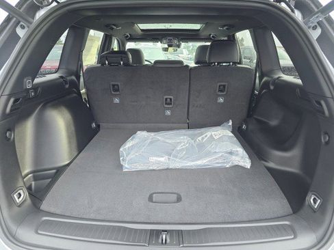 New 2025 Jeep Grand Cherokee Limited image 16