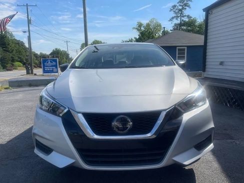 Used 2020 Nissan Versa S FWD image 2