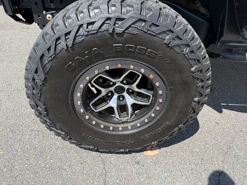 Used 2017 Jeep Wrangler Unlimited Rubicon w/ Max Tow Package AWD/4WD image 13