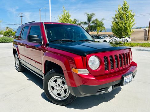 Used 2016 Jeep Patriot Sport w/ Power Value Group image 2