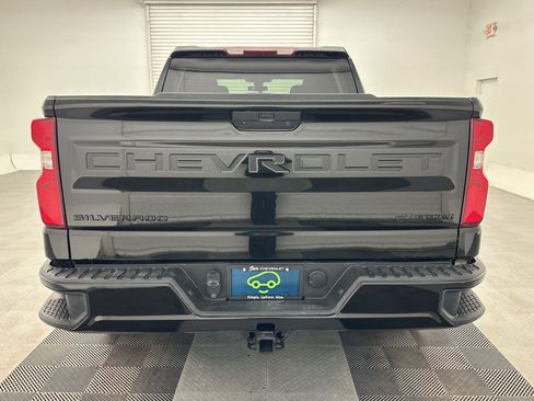 Certified 2022 Chevrolet Silverado 1500 Custom w/ LPO, Dark Essentials Package AWD/4WD image 10