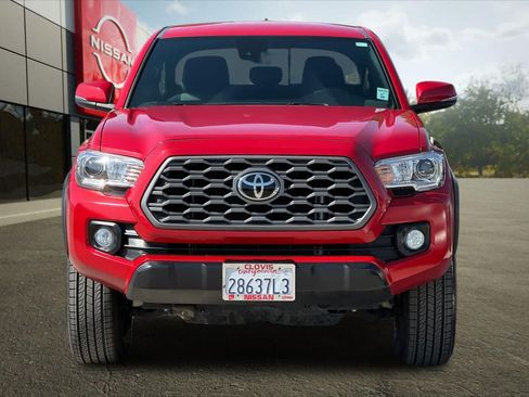 Used 2022 Toyota Tacoma TRD Off-Road w/ Technology Package AWD/4WD image 11