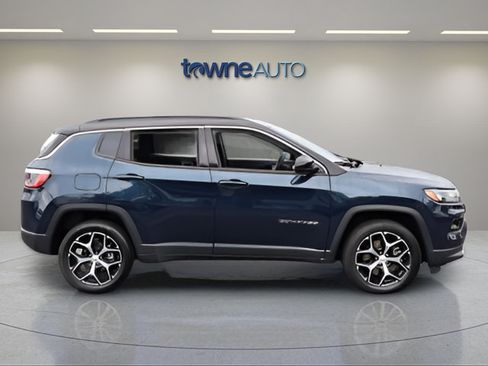 Used 2024 Jeep Compass Limited AWD/4WD image 8