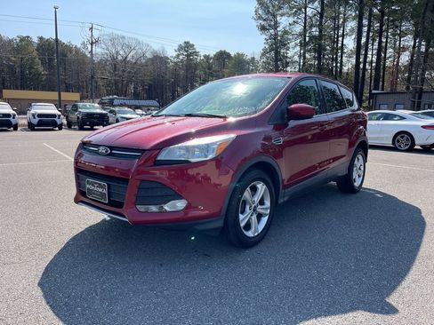 Used 2014 Ford Escape SE image 2