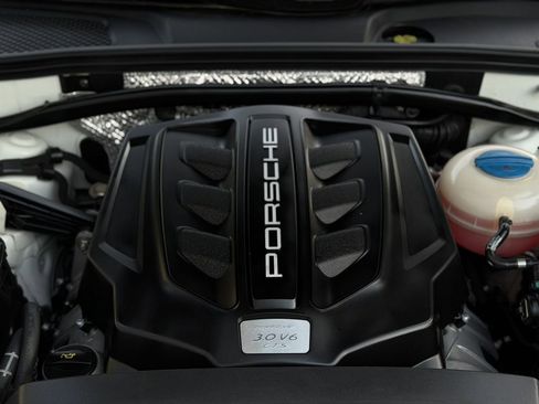 Used 2018 Porsche Macan GTS image 37