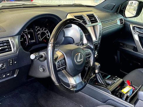 Used 2020 Lexus GX 460 Premium w/ Premium Package AWD/4WD image 18