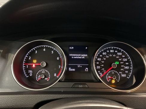 Used 2019 Volkswagen Golf S image 15