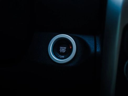 Used 2019 RAM 1500 Laramie w/ Convenience Group image 20