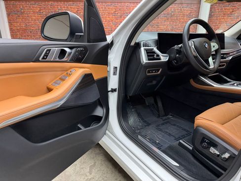 Certified 2024 BMW X7 xDrive40i w/ Climate Comfort Package AWD/4WD image 9