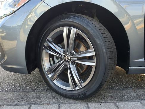 Certified 2023 Volkswagen Jetta SE image 33