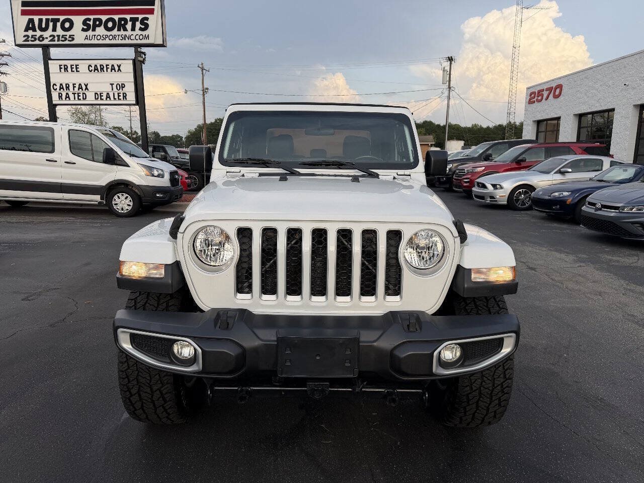 Used 2020 Jeep Gladiator Overland w/ Cold Weather Group AWD/4WD image 2