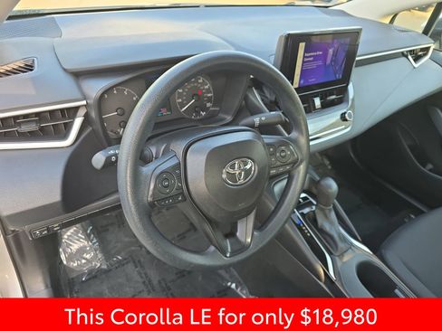 Used 2025 Toyota Corolla LE image 21