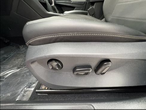 Used 2022 Volkswagen Taos SE FWD image 21