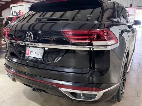Used 2021 Volkswagen Atlas Cross Sport SEL R-Line w/ Luggage Net & Mats Package FWD image 3