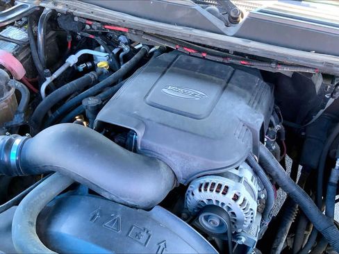Used 2008 Chevrolet Suburban 2500 LT AWD/4WD image 30