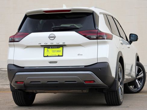 Used 2023 Nissan Rogue SL w/ SL Premium Package FWD image 4