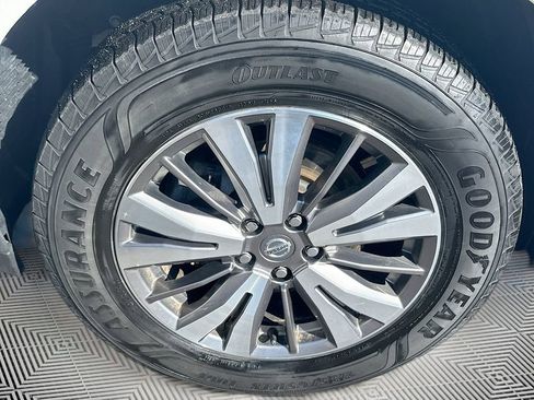 Used 2020 Nissan Pathfinder SV image 28