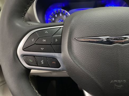 Used 2024 Chrysler Pacifica Touring-L image 20