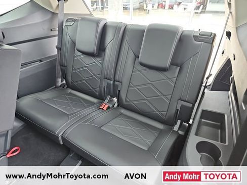 Used 2025 Volkswagen Atlas SE image 26