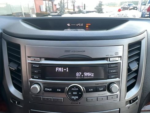 Used 2010 Subaru Outback 2.5i Limited w/ Popular Equipment Group 1B image 9