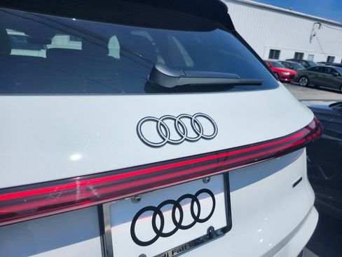 New 2025 Audi Q5 Premium Plus image 16