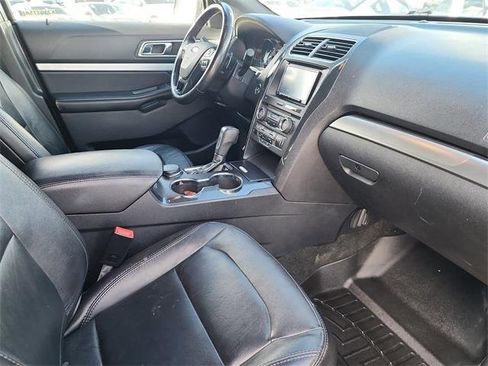 Used 2016 Ford Explorer XLT w/ Equipment Group 202A image 19