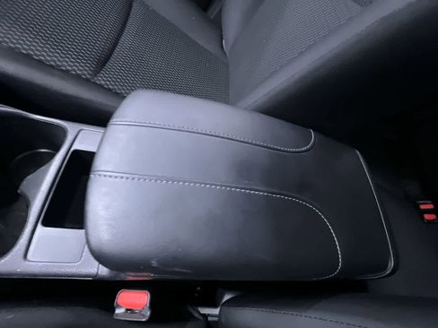 Used 2022 Nissan Rogue Sport S image 23