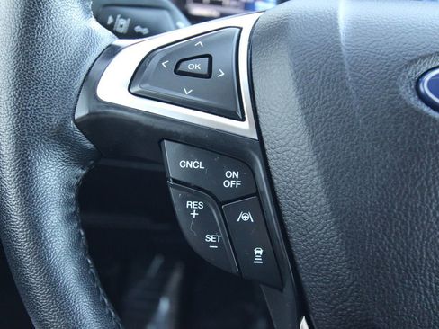 Used 2024 Ford Edge SEL image 18