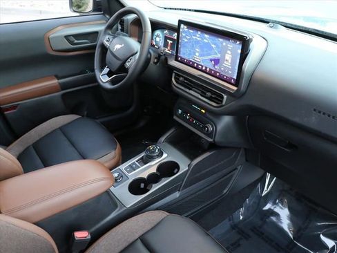 Used 2025 Ford Bronco Sport Outer Banks w/ Outer Banks Tech Package+ image 12