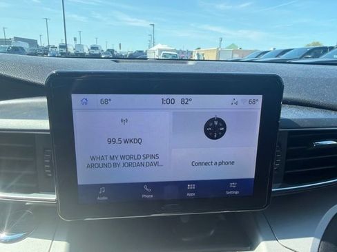 Used 2023 Ford Explorer XLT w/ Equipment Group 202A AWD/4WD image 20