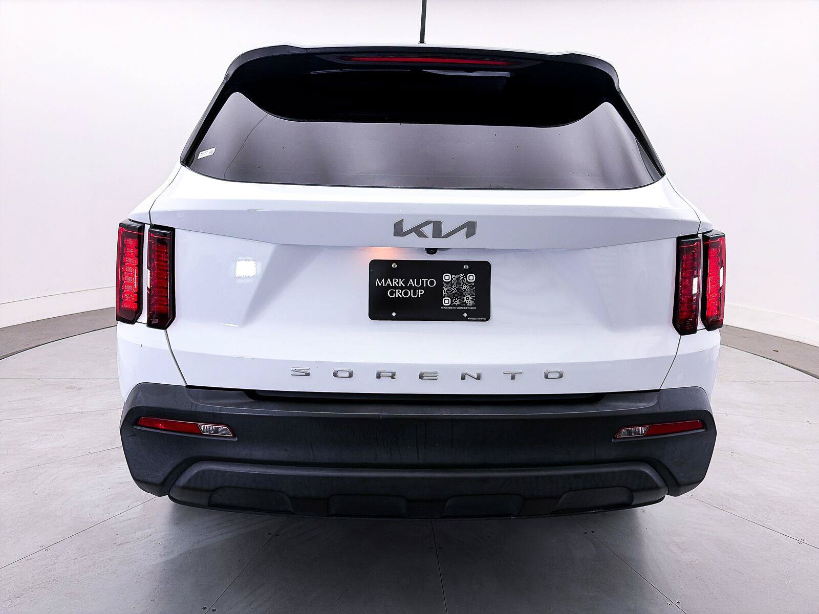 Used 2022 Kia Sorento LX FWD image 8