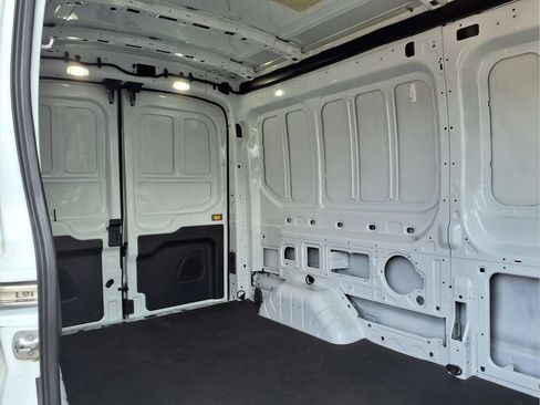Used 2020 Ford Transit 250 Medium Roof AWD image 11