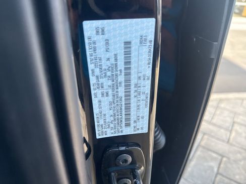 Used 2025 Ford F150 Lightning XLT AWD/4WD image 23