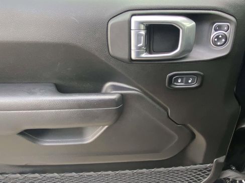 Used 2023 Jeep Gladiator Sport image 17